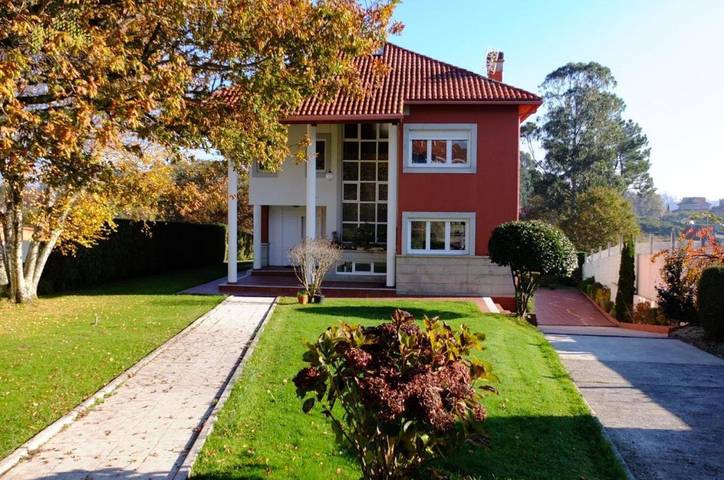 Dom dla 8 osób, z Balkon i Taras oraz Ogród i Basen w Santiago de Compostela