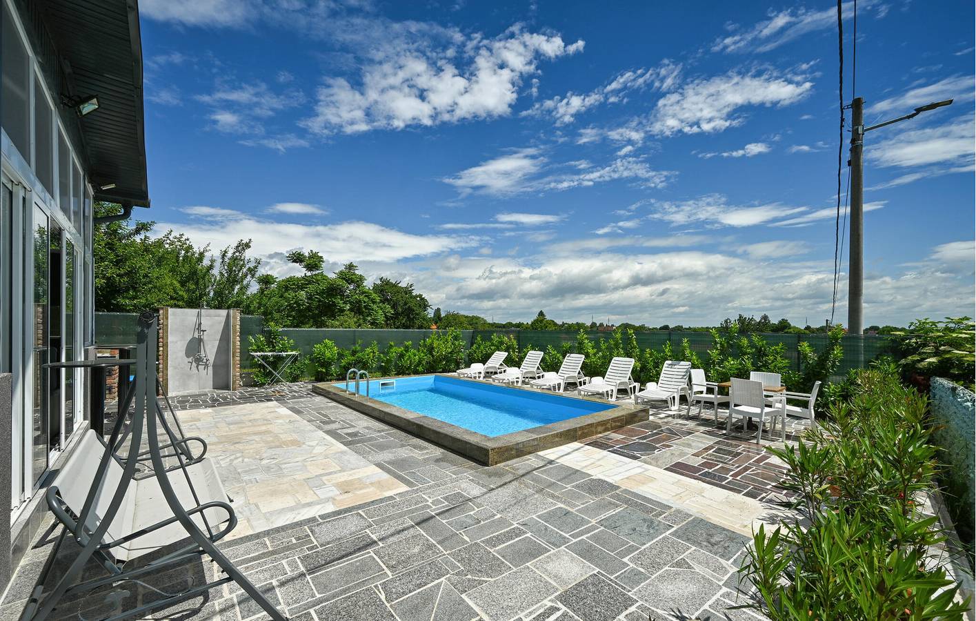 Reizende 2-Zimmer-Wohnung mit Pool, Terrasse und WLAN in Koprivnica-Krizevci