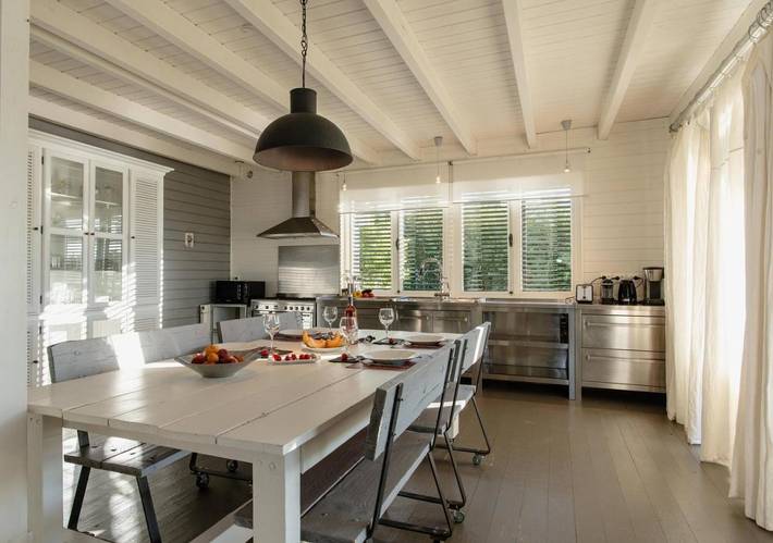 Location de vacances pour 12 personnes, avec vue et jardin ainsi que piscine et balcon à Saint-Étienne-de-Villeréal - 3