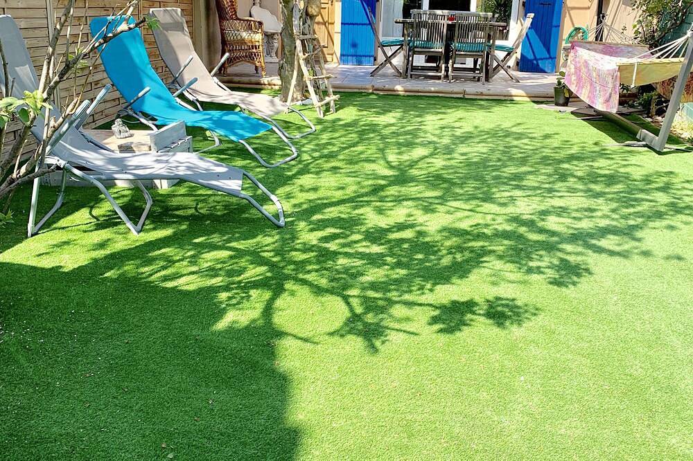 Provence-Alpes-Côte D'Azur <br>Seaside (La Presqu'île) 🐟 in Port-de-Bouc, Istres region