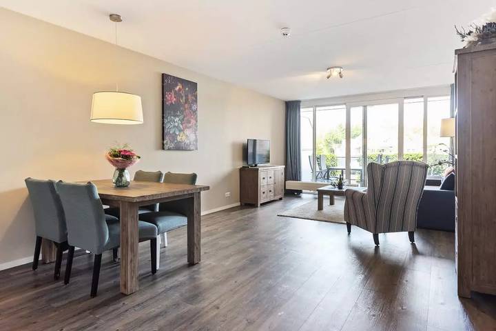 Vakantieappartement voor 4 personen, met terras in Warmond