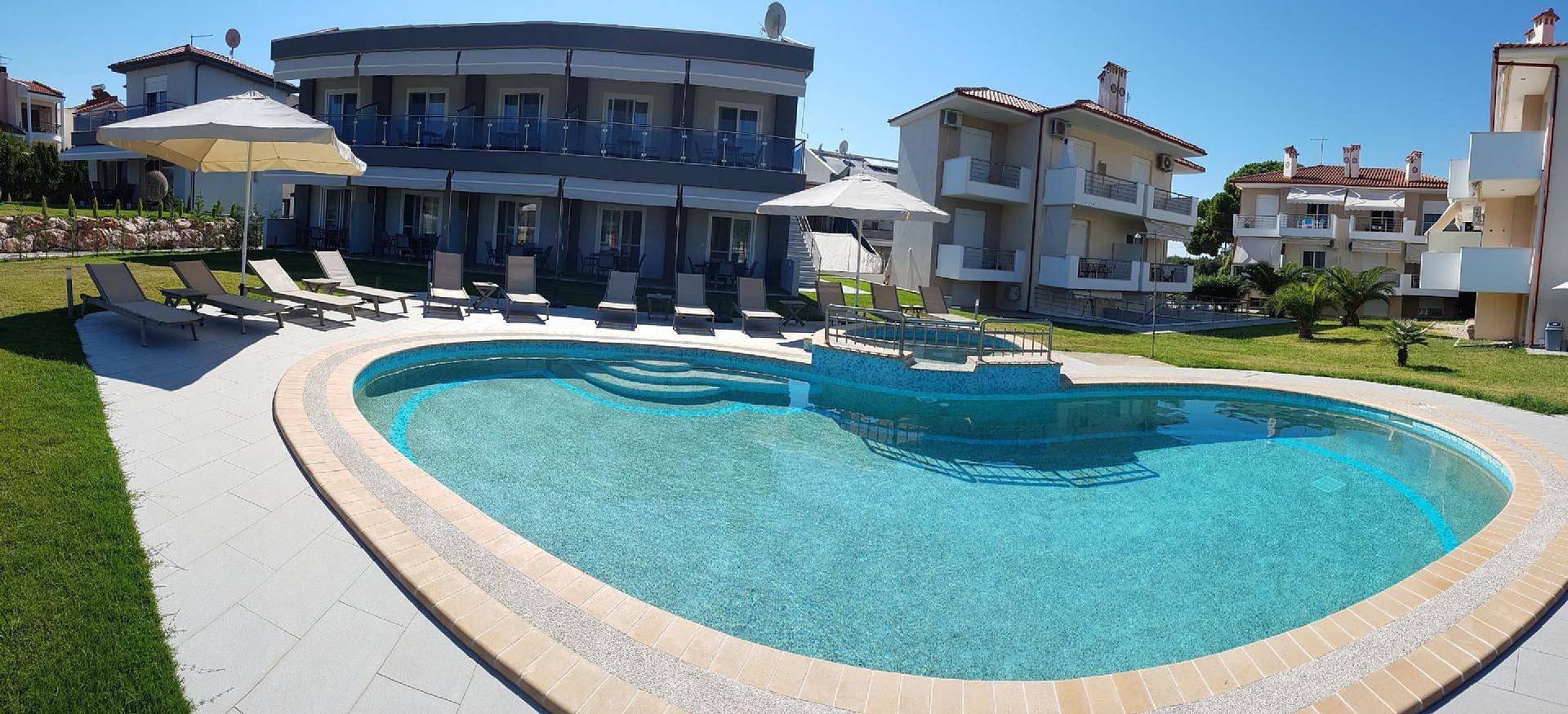 Ganze Ferienwohnung, Finikas Garden Studios Pool Garten in Nikiti, Sithonia Halbinsel