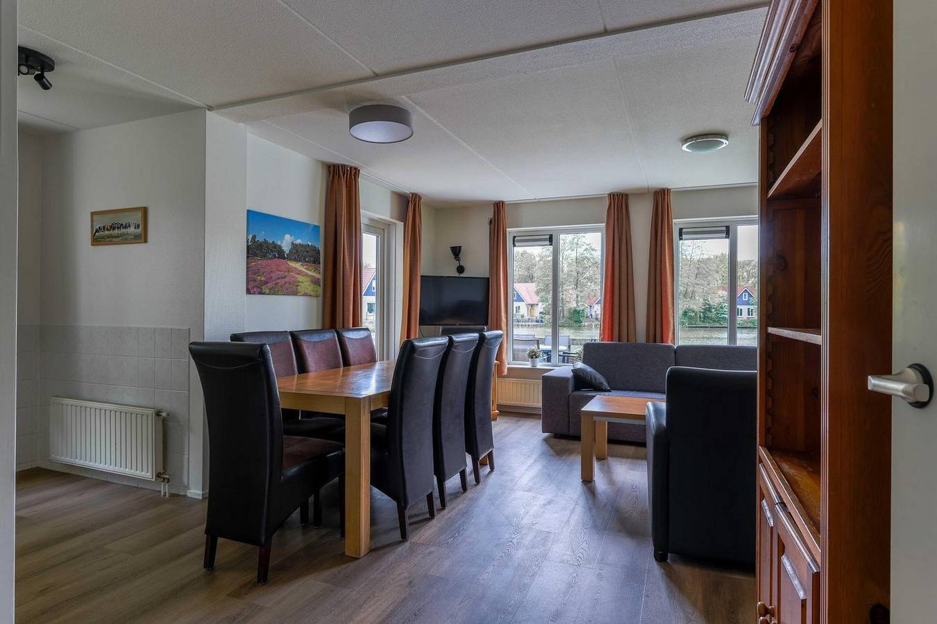Geräumiges 8-Personen-Ferienhaus mit Sauna im Ferienpark in Westerbork in Drenthe