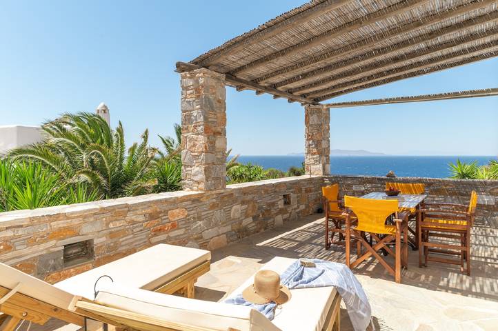 Entire apartment, Apartment 'Suite No 2' with Sea View, Wi-Fi and Air Conditioning in Syros