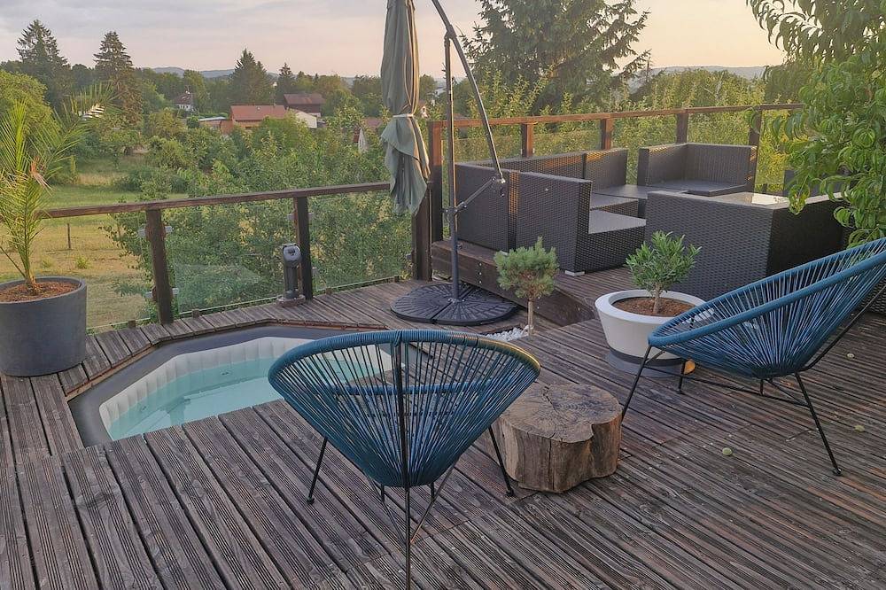 Haus 220m2 8/10, mit Blick auf Terrasse, die Milch Landes von 2000m2 in Hautecour, Französischer Jura