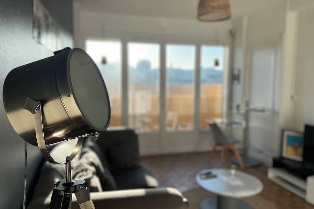 Entire apartment, Appart Lumineux Avec Balcon, vue Imprenable sur Angoulême à 2 pas de la Gare Tgv in Angoulême, Charente