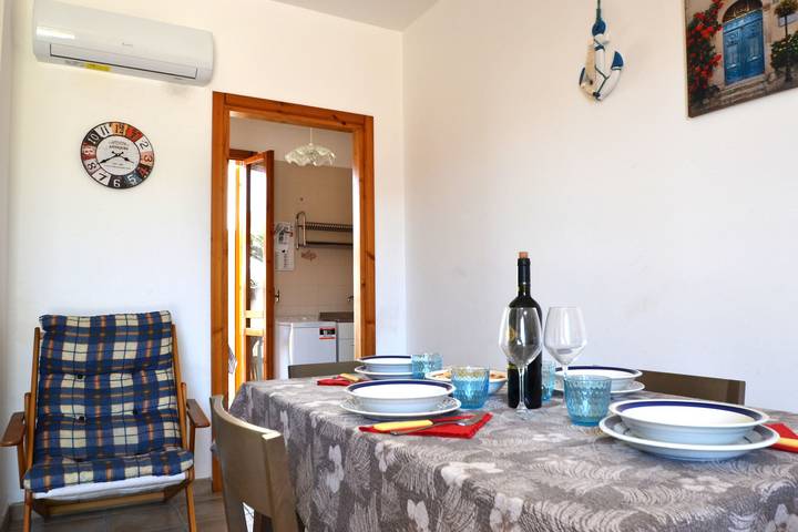 Appartamento intero, Appartamento 'Ll82 Casa Vacanza Per 5 Pax Teoma' con Aria Condizionata in San Foca, Melendugno