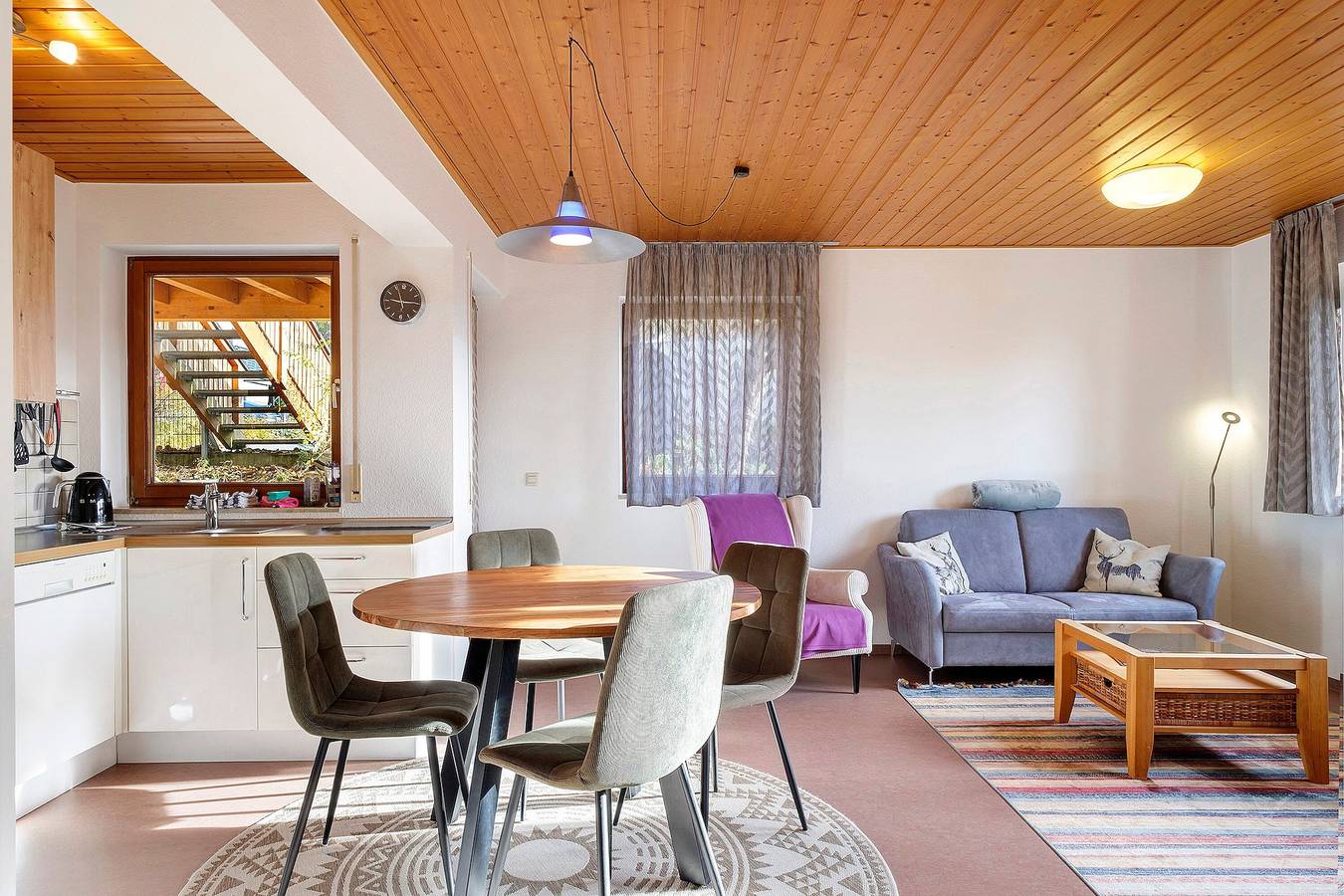 Ganze Wohnung, Ferienwohnung 'Veilchen' mit Bergblick, privater Terrasse und Wlan in Unterkirnach, Mittlerer Schwarzwald