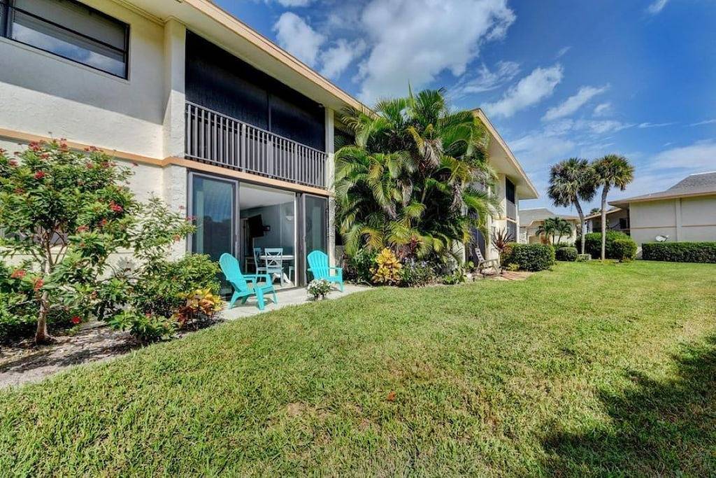 Ganze Wohnung, Neue Auflistung:! Gut ausgestattete Wohnung im 1. Stock am Ocean Village Private Beach in Fort Pierce, Hutchinson Island