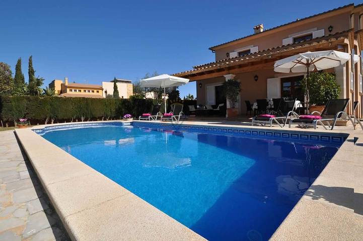 Villa for 6 people, with garden and balcony as well as pool - 1