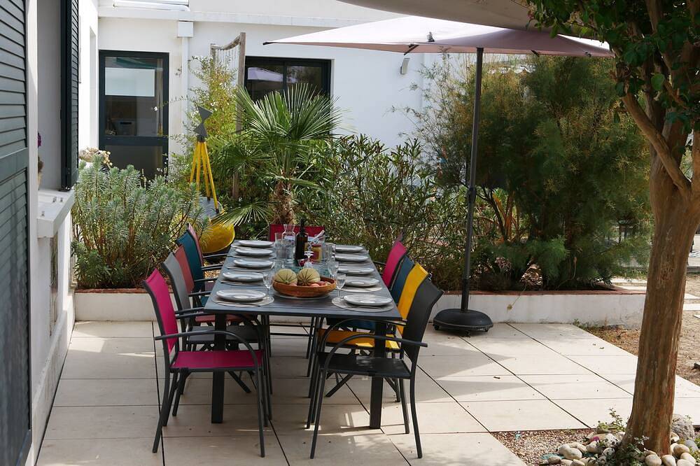 Grande Villa familiale, 5 ch, 12pers, Jardin, Centre-ville, à 250m de la plage in La Tranche-sur-Mer, Vendée