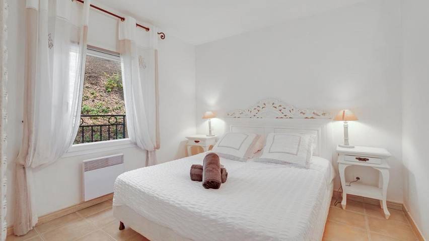 Gîte pour 4 personnes, avec vue ainsi que balcon et piscine dans Golf Bluegreen Sainte-Maxime - 3