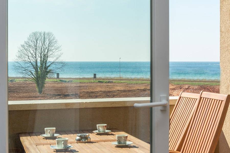 Ganze Wohnung, Apartment mit zwei Schlafzimmern und schönem Balkon mit Meerblick 
 in Dajla, Umag und Umgebung