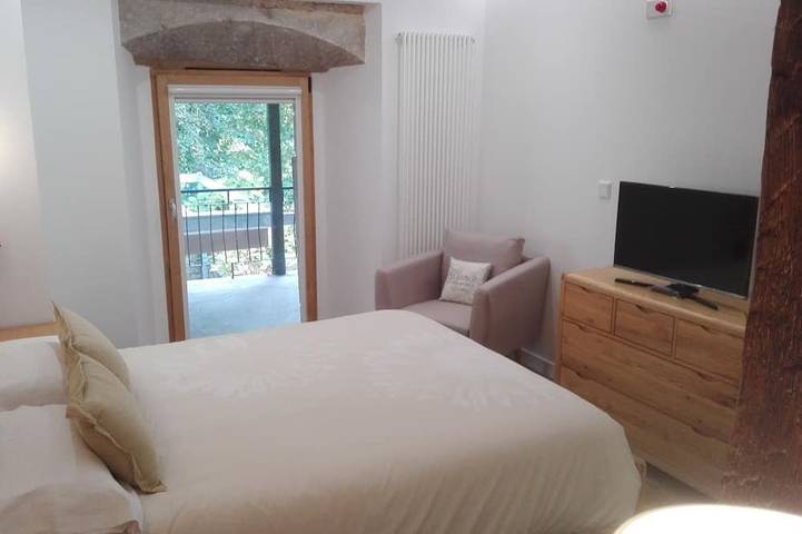 Ganze Wohnung, Studio-Eigenes Badezimmer in Liérganes, Kantabrische Küste