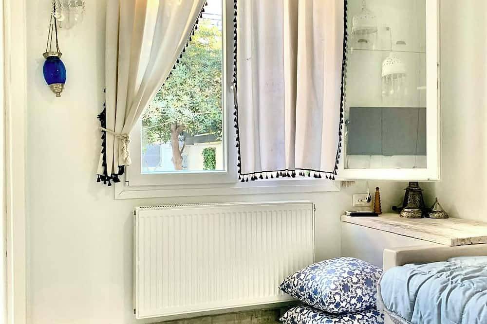 1922 Epoch Harmony Oikia 5΄- city center. Pet Friendly. with courtyard & terrace in Volos, Magnisia