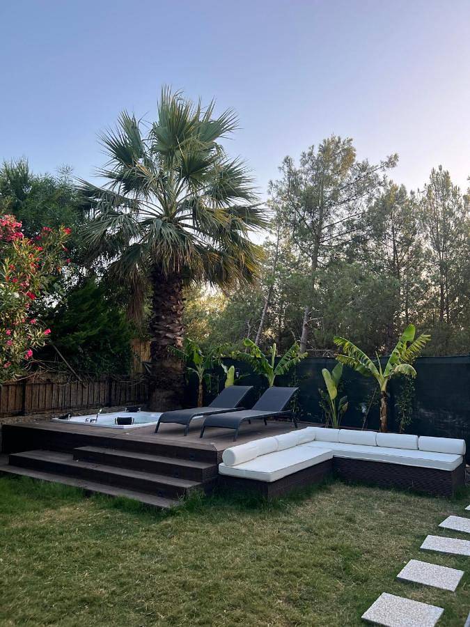 Villa für 8 Personen, mit Ausblick und Terrasse sowie Garten und Pool, mit Haustier in Fethiye