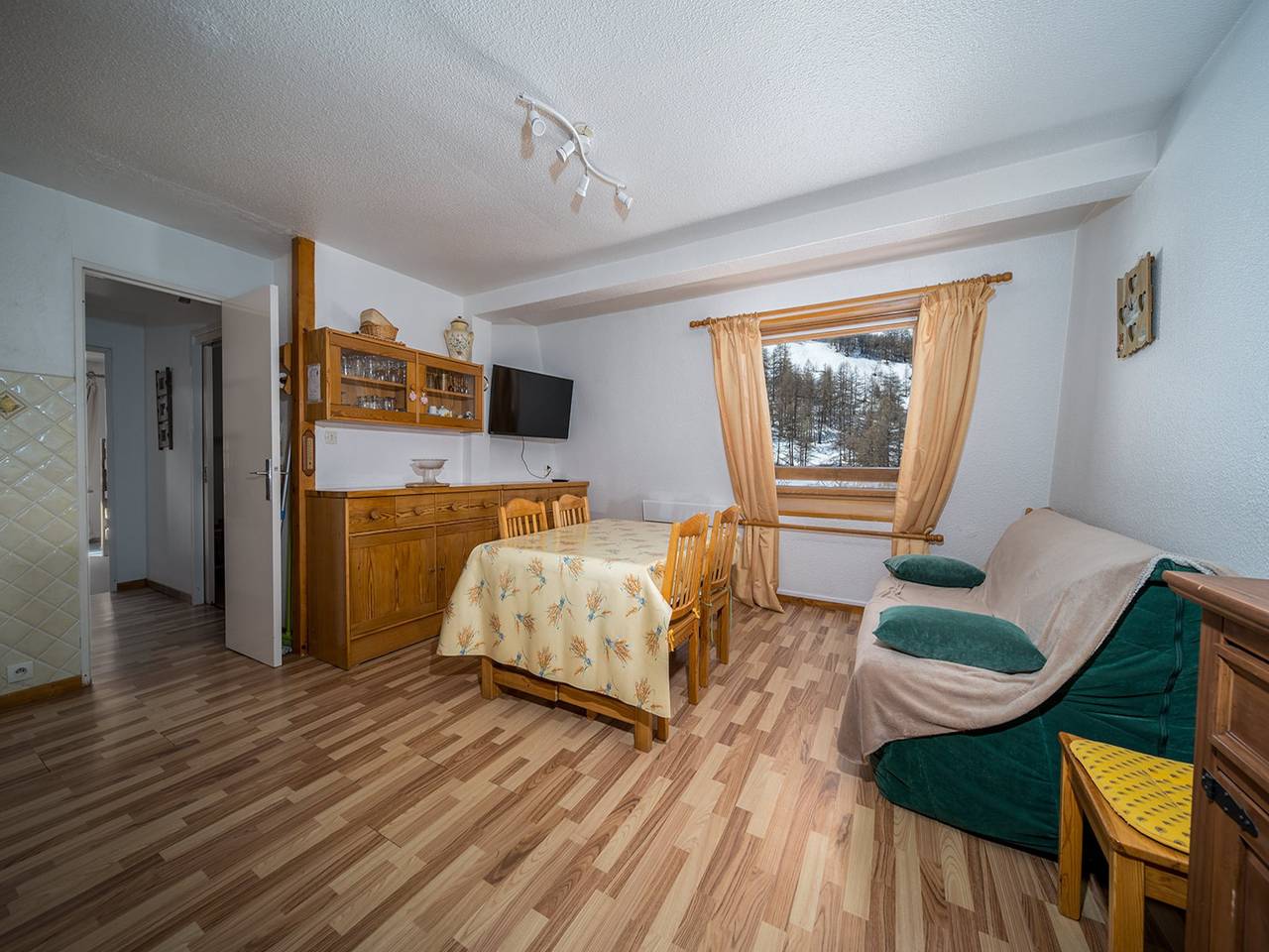 Appartement entier, Appartement à Allos avec vue sur montagne in La Foux d'Allos, Allos