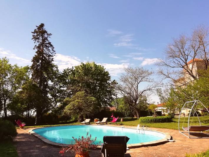 Gîte pour 8 personnes, avec piscine et jardin