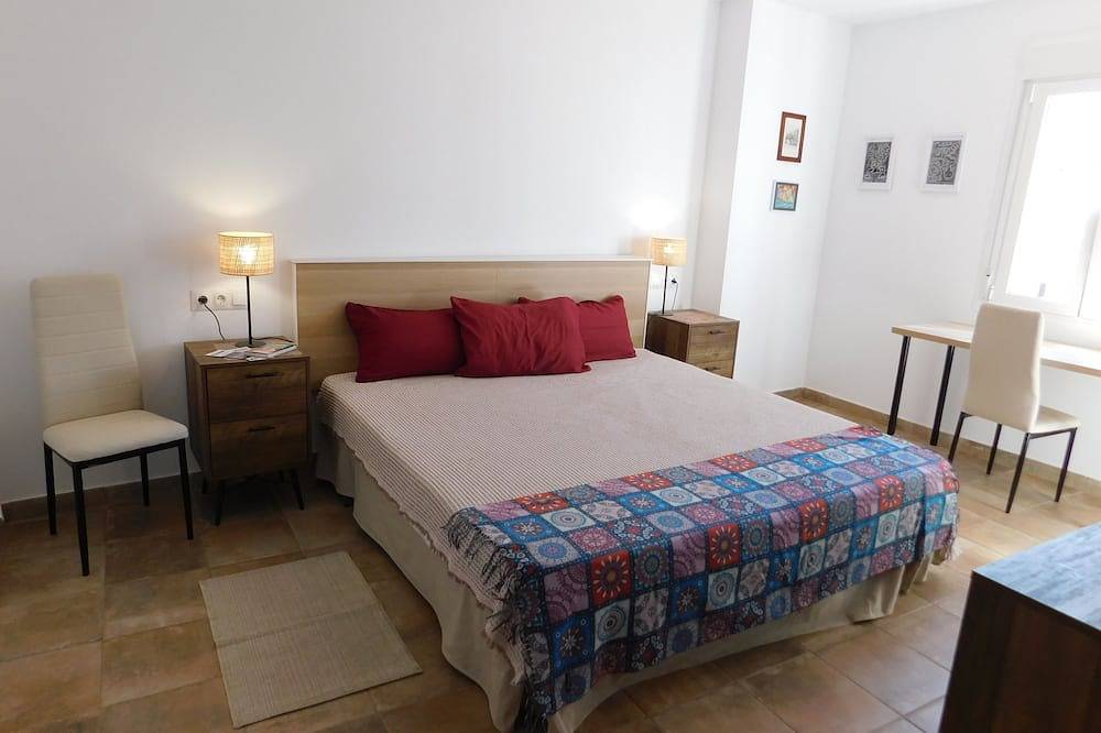 Casa Linda está ubicada en uno de los pueblos blancos más bonitos de la Axarquía in Almáchar, Provincia de Málaga
