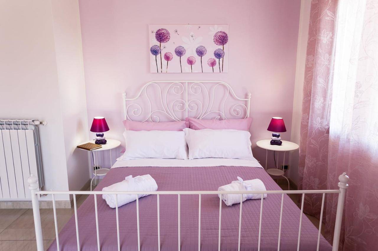 Double Room with Balcony in Paternò, Catania e dintorni