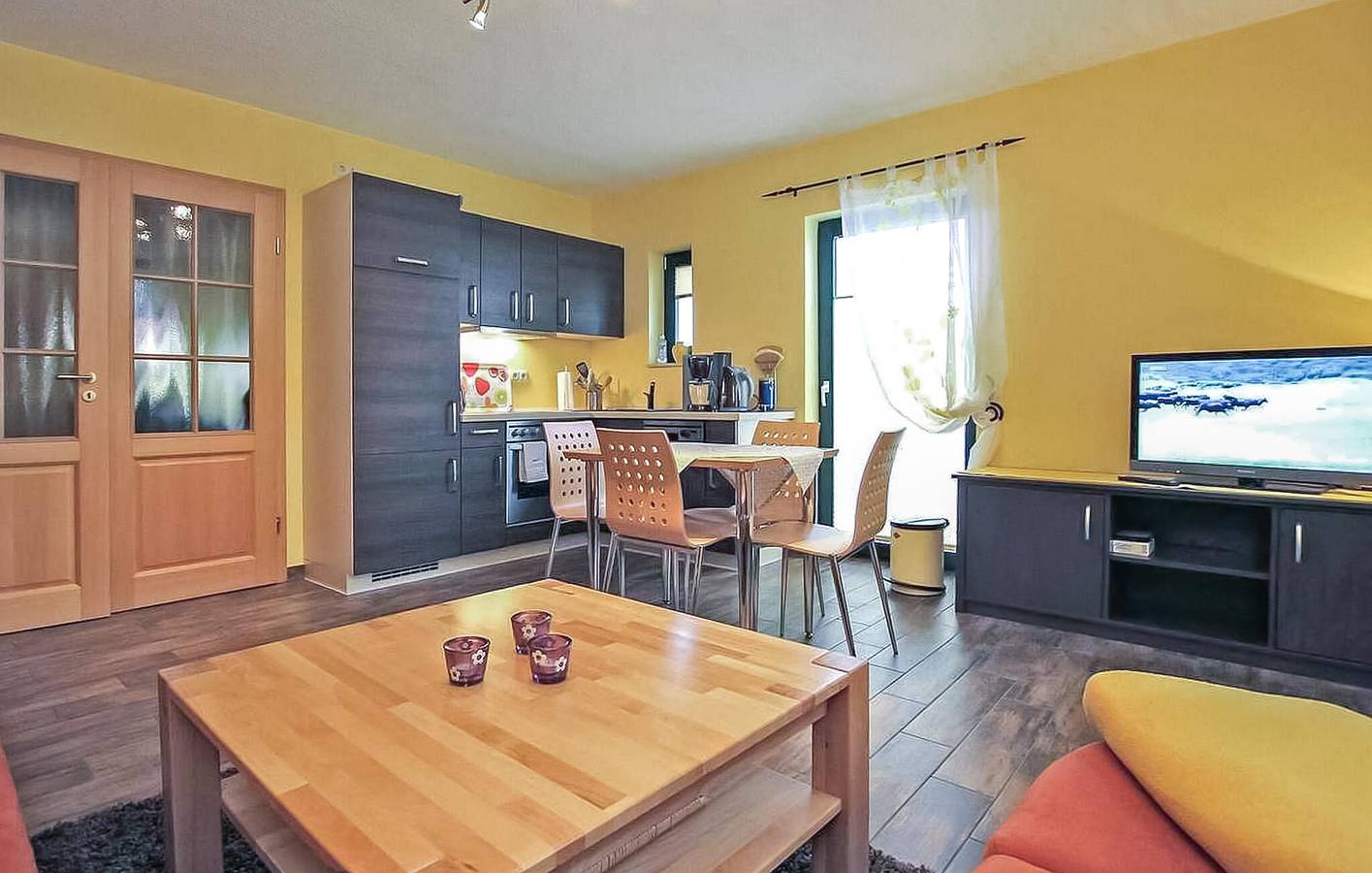 Gemütliches Apartment mit Parkplatz, Kabel-TV und Strandzugang in Feldberger Seenlandschaft, Mecklenburg-Strelitz