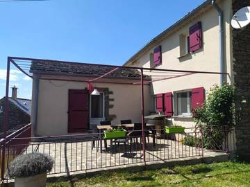 Gîte pour 8 personnes, avec jardin à Saint-Étienne-Vallée-Française