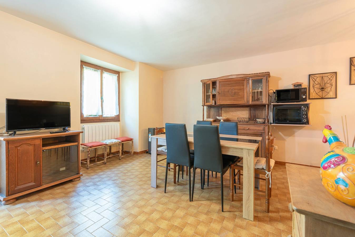 Gîte in Foraine Barn – Stream with Mountain View, Private Terrace and Wi-Fi in Artalens-Souin, Pyrenéernas nationalpark