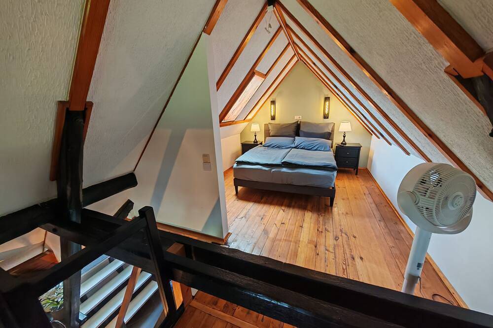 Ganze Wohnung, Grünes Loft: Dachterrasse, Aussicht, Ruhe, top Ausstattung, fußläufig Uni Bochum in Bochum, Ruhrgebiet