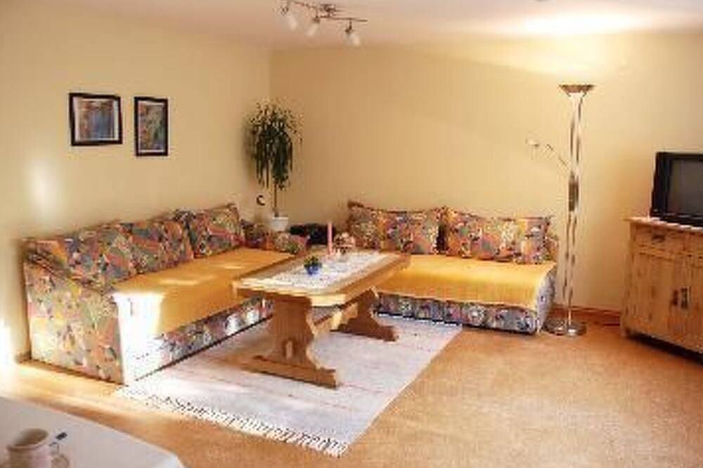 Ganze Wohnung, Komfortable Ferienwohnung in Ebensfeld in Ebensfeld, Oberes Maintal - Coburger Land