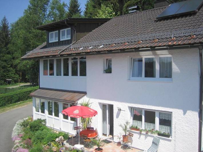 Ferienwohnung für 2 Personen, mit Terrasse und Garten sowie Sauna in Spiegelau