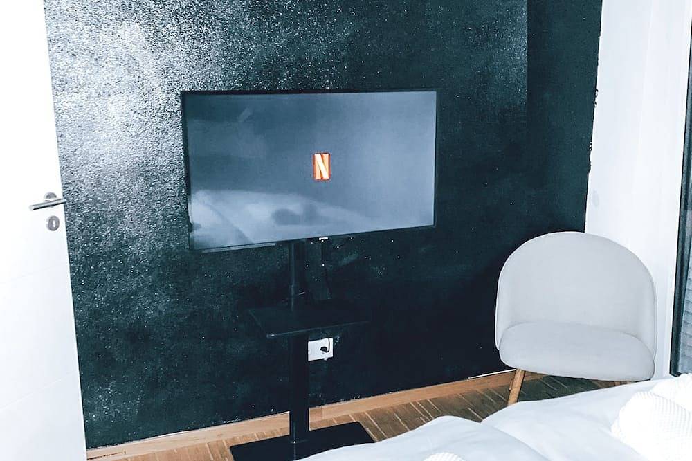 Ganze Wohnung, Stylisch Modern -2-4 Personen - Parkplatz -Wlan Netflix in Passau, Passauer Land