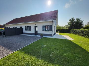 Gîte pour 4 personnes, avec jardin et terrasse à Favières