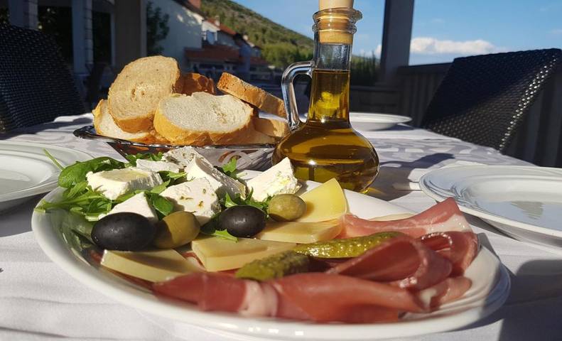 Chambre d’hôte pour 2 personnes, avec jardin et vue, animaux acceptés dans Hvar - 2