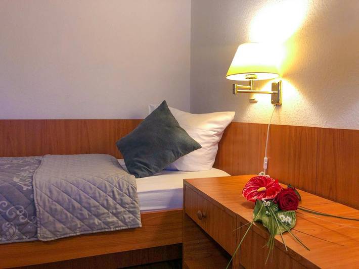 Hotel für 3 Personen, mit Terrasse und Garten in Mönchengladbach - 2