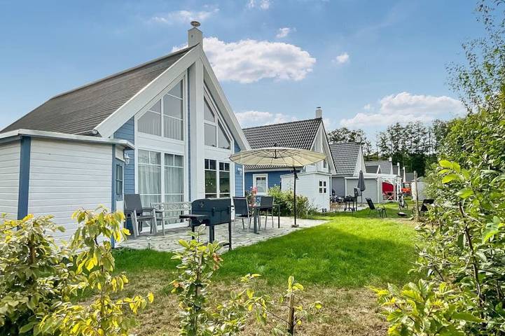 Ferienhaus für 6 Personen, mit Terrasse und Garten sowie Sauna