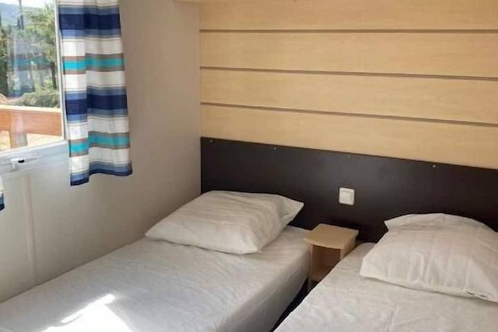 37 Mobile-home 3 bedrooms/6 beds quiet nature air-conditioned in Bédarieux, Béziers und Umgebung