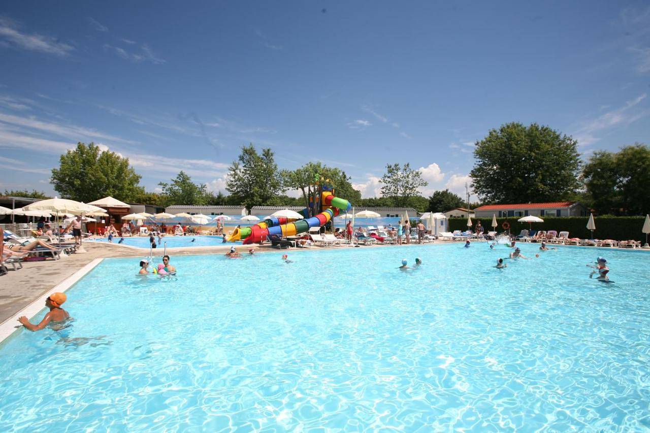 Camping Village Butterfly in Lido ai Pioppi, Peschiera del Garda