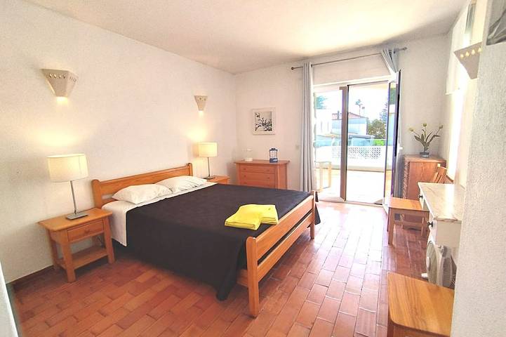 Private Pool and just 3 mins Walk to Blue Flag Beach, Restaurants and Promenade. in Luz (Lagos), Luz