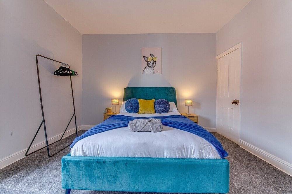 Liquorice Lodge- 2 bed & parking in Wakefield, West Yorkshire