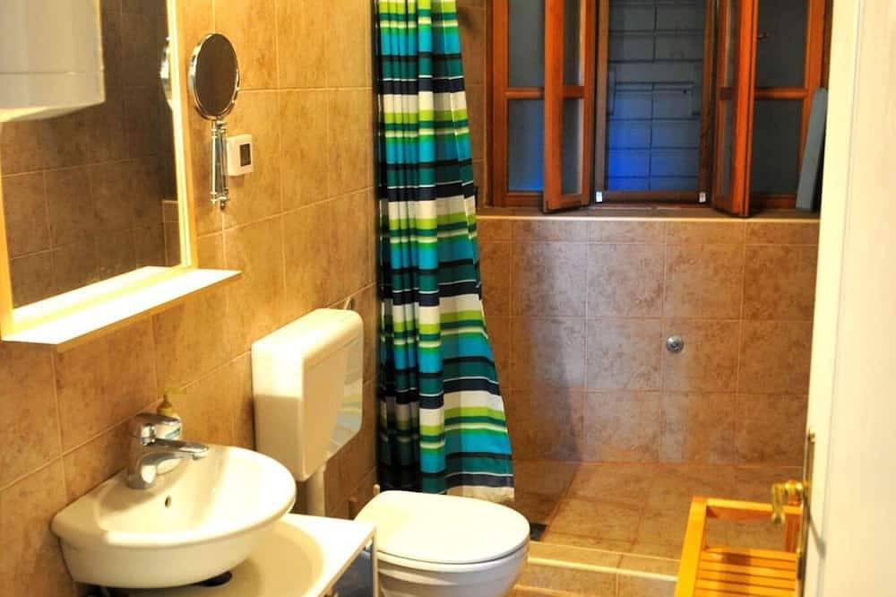 Ruine - Motovun Dh, mittelalterliches Steinhaus im Trüffelparadies in Motovun, Općina Motovun