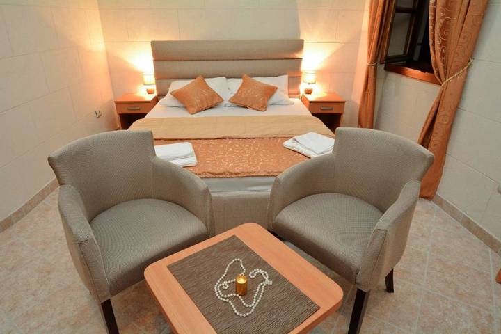 Apartament wakacyjny dla 3 osób, z widok i ogród w Kotor