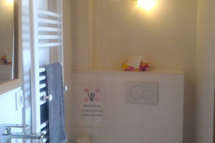 Chambre accès direct grande piscine-Coin cuisine-Parking-Aircon-Jardin in Talence, Región de Burdeos