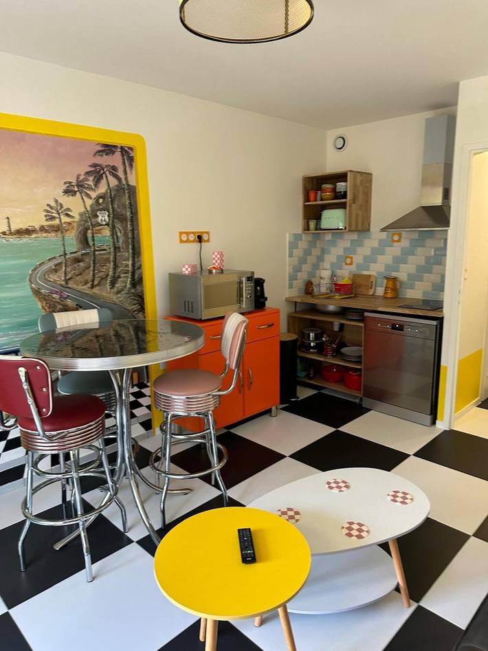 Estudio entero, Estudio 'Sixties' con balcón y Wi-Fi in Saint-Georges-de-Didonne, Region de Rochefort