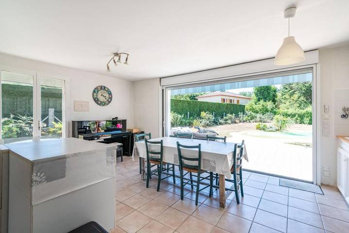 Location de vacances pour 9 personnes, avec piscine ainsi que terrasse et jardin à Sainte-Foy-d'Aigrefeuille - 2