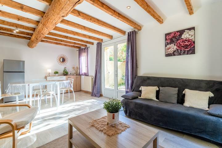 Vakantiehuis 'Maisonnette' met privéterras, privétuin en wifi in Le Thor, Vaucluse