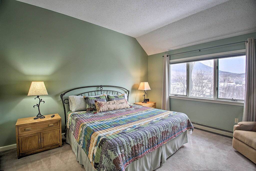 Neu! Große Ski-In / Out Black Mtn Abode w / Kamin! in Jackson (NH), White Mountain National Forest