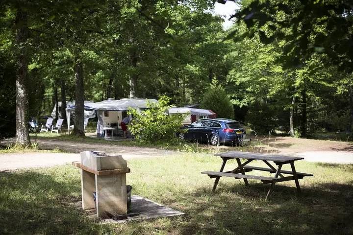 Camping für 4 Personen, mit Pool in Burgund - 3