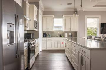 Vacation Home for 10 Guests in Stock Island, Lower Keys, Picture 2