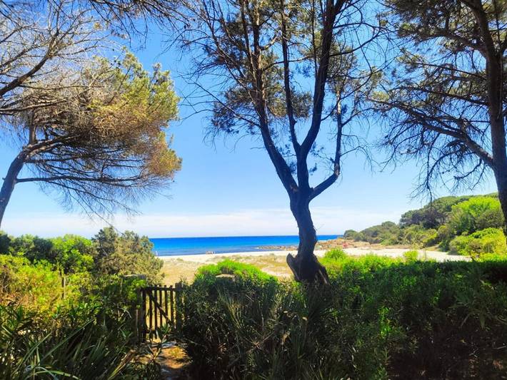 Location de vacances pour 9 personnes, avec terrasse ainsi que jardin et vue à Cala Liberotto - 2