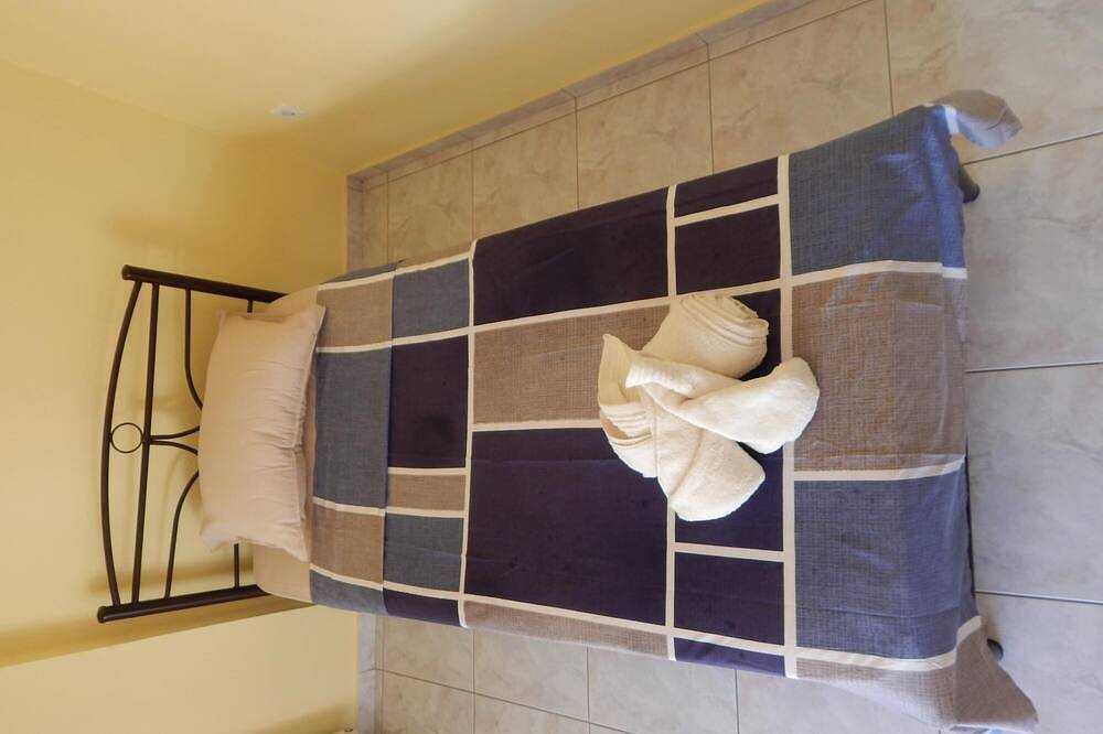 Ganze Wohnung, Angela's Apartment with beautiful balcony view in Agios Konstantinos, Fthiotida